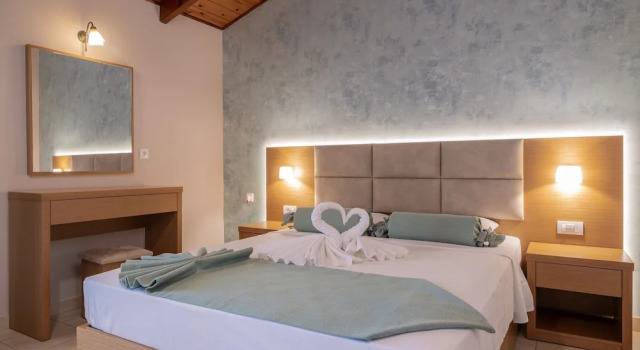 Семейная студия с балконом Sea View Suites & Holiday Homes - Plaka Beach Resort