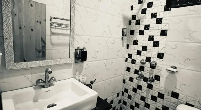 Номер Deluxe Divine Inn Hotel Near Rajouri Garden Main Market