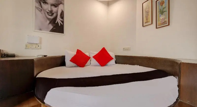 Capital O 77295 Hotel Bansidhar Bhuvan, Забронировать Отель Отели штата Махараштры 3 звезды, 3*