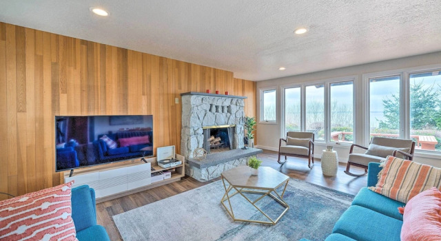 Lovely Coupeville Home w/ Puget Sound Views!, Prenota Casa vacanze Hotel a Island County con parcheggio, Parcheggio