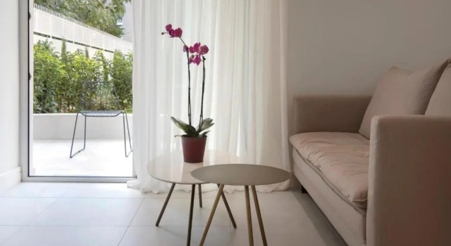 Люкс с красивым видом из окна Glyfada South42