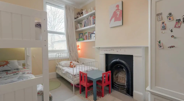 Victorian Family Home in London, Varaa Lomakoti Mökit kohteessa Merseyside, Mökki
