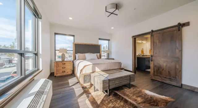 Columbia Falls Downtown Condo, จอง อพาร์ทเมนท์ Columbia Falls Flathead Valley