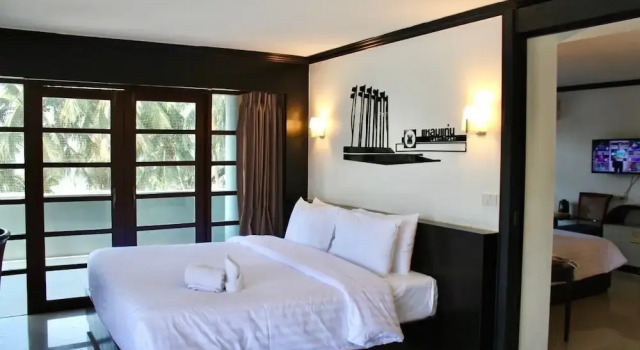 Люкс с видом на море S2 Hotel Bangsaen