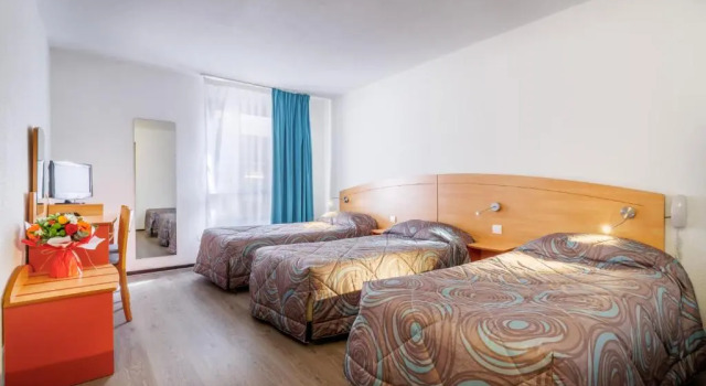 Трёхместный номер Standard Hôtel Ariane
