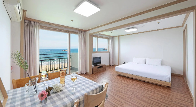 Номер Standard с видом на океан Ocean to you Resort Sokcho Seorak Beach Hotel and condo