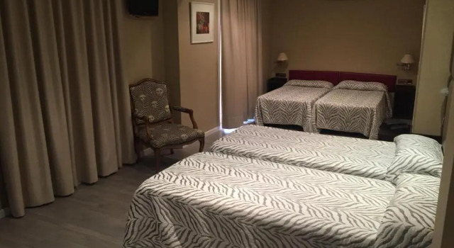 Четырёхместный номер Hotel Benetusser