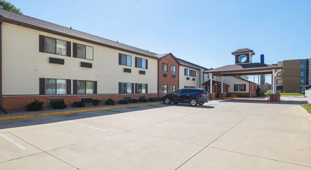Baymont Inn & Suites Waterloo, Κράτηση Ξενοδοχείο Waterloo Iowa