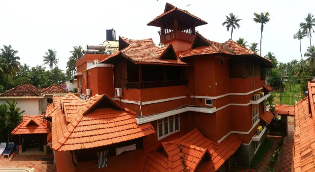 Nikhil Ayurvedic Heritage, Book Hotel Hoteller i Varkala med pool, Swimmingpool