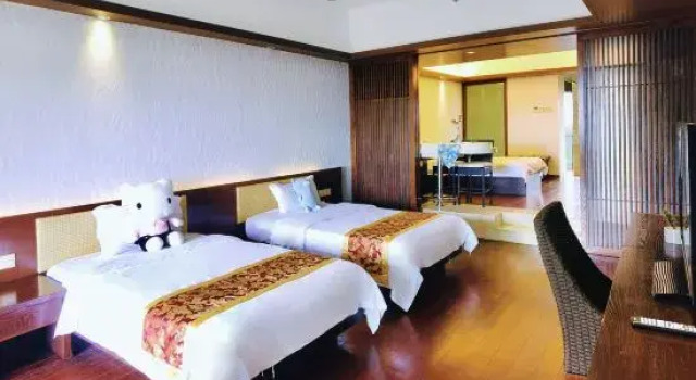 Семейный люкс с видом на море Qionghai Yifang Apartment