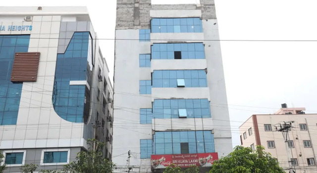 OYO 17279 Royal Inn Hotel, Rezerwuj Hotel Hyderabad 