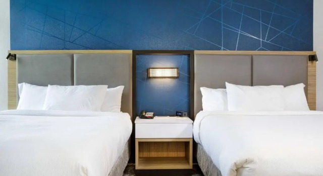 Четырёхместный люкс SpringHill Suites by Marriott Topeka Southwest