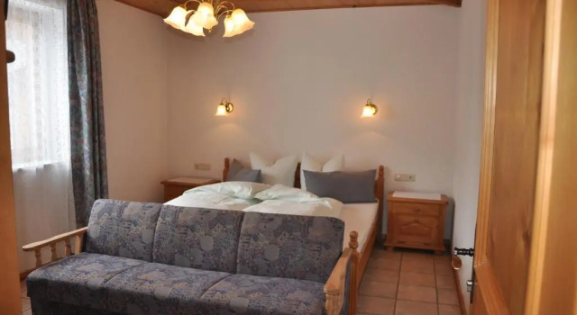 Haus Goldeck, Rezerwuj Hotel Hotele w Tyrol z parkingiem, Parking