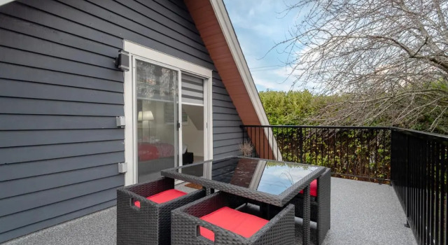 Spacious & Modern by the Beach, Buchen Sie Hotel  