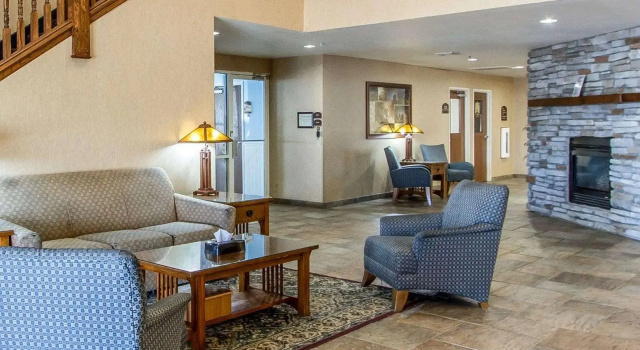 Трёхместный люкс Quality Inn & Suites Fort Madison near Hwy 61