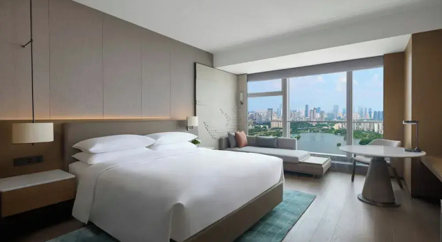 Двухместный номер Deluxe с видом на озеро Changsha Marriott Hotel West