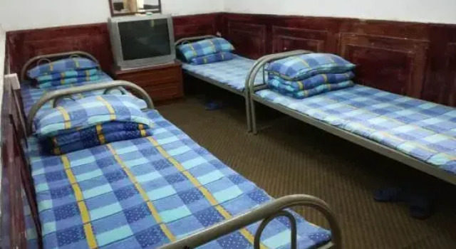 Кровать в общем номере Shanghai Zhongfa Hostel