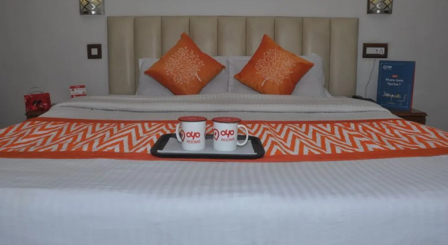 OYO 1636 Hotel Rahat Regency, Забронировать Отель Отели Шимлы с парковкой, рядом с Площадь Ридж в Шимле, Парковка