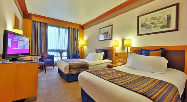 Номер Standard с видом на город Crowne Plaza Beirut by IHG