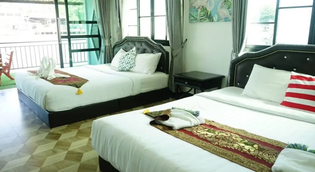 Семейный люкс Chaiyai River Front Hotel
