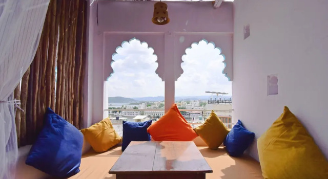 Hotel Udai Niwas By The Lake, Забронировать Отель Отели штата Раджастхана 3 звезды, 3*
