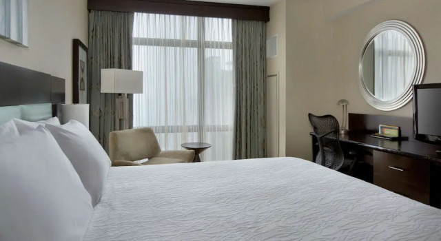 Двухместный номер Mobility/Hearing Accessible with 3x3 Shower Hilton Garden Inn Washington D.C./U.S. Capitol