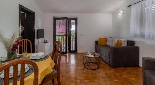 Amazing Apartment in Jadranovo With Wifi and 1 Bedrooms, Забронировать Апартаменты/квартира Отели Приморско-Горанской жупания с парковкой, Парковка