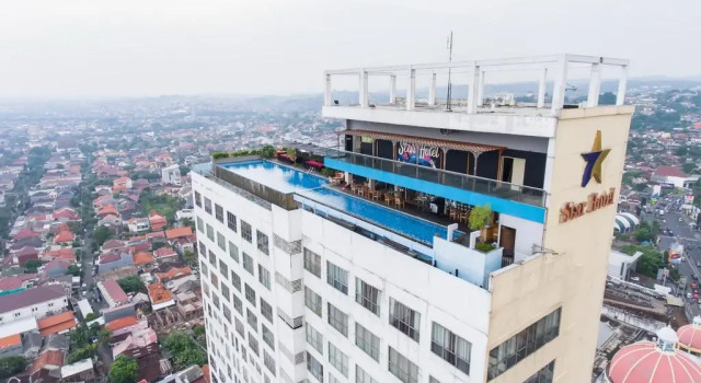 Horison Ultima Semarang