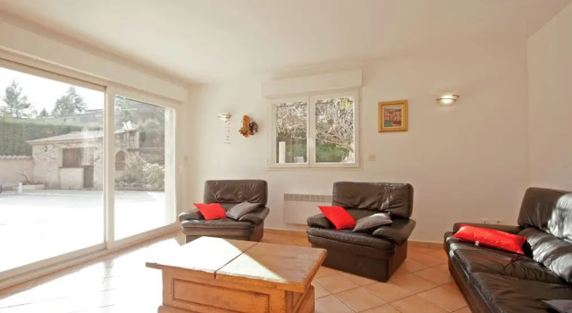 Villa in Provence With Pool and Garden
