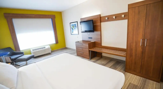 Номер Standard Holiday Inn Express Hotel & Suites Ontario by IHG