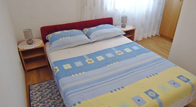 House Neven, Забронировать Отель Отели Винишче с бассейном, рядом с Пляж Смоквина, Бассейн