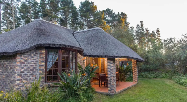 Coral Tree Cottages, Reservar Casa de férias Harkerville Knysna