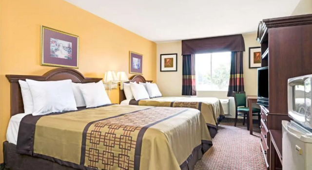 Номер Deluxe Days Inn & Suites by Wyndham Siler City