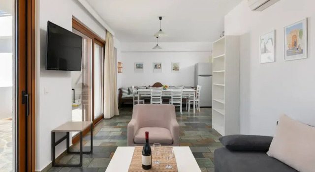 Люкс с 2 комнатами с видом на море Arte Pefki Beachfront Suites