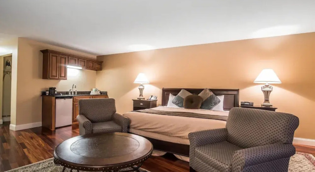 Двухместный номер Standard с балконом Riverside Hotel, an Ascend Collection Hotel