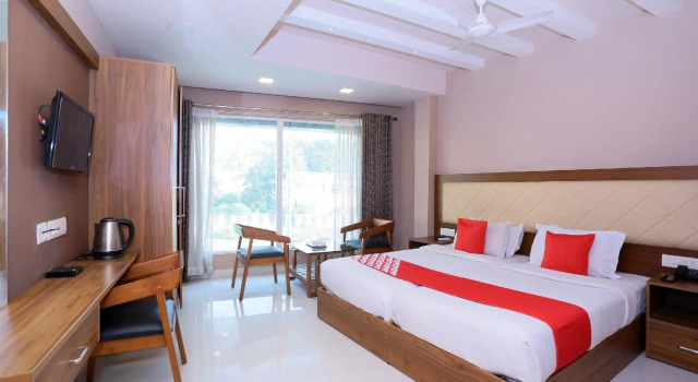 OYO Flagship 25093 Hotel Thamam