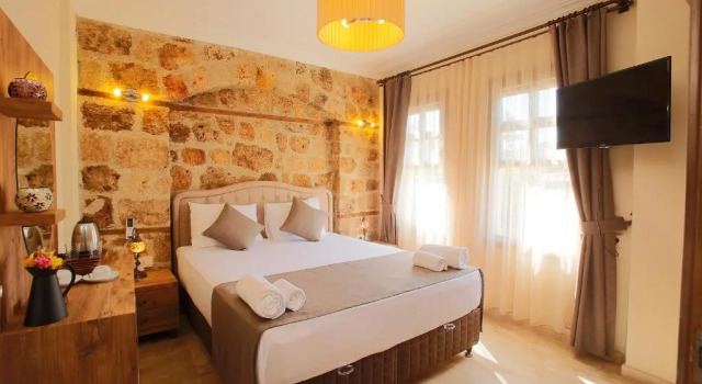 Castle Inn Boutique Hotel, Забронировать Бутик-отель Калеичи 