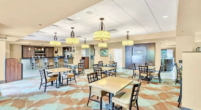 Апартаменты Modern 2 Queen Beds Suite Close to Disney
