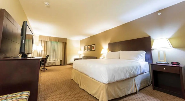 Run of House Holiday Inn Hotel and Suites-Kamloops by IHG