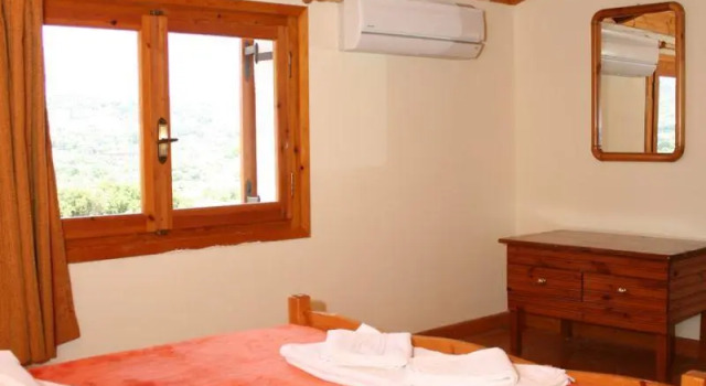 Pythos Studios and Apartments