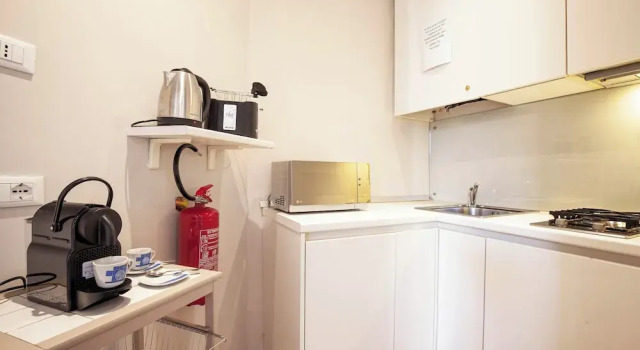 San Polo Apartment with Balcony, Забронировать Апартаменты/квартира Сан-Поло Венеция, рядом с Accademia Bridge