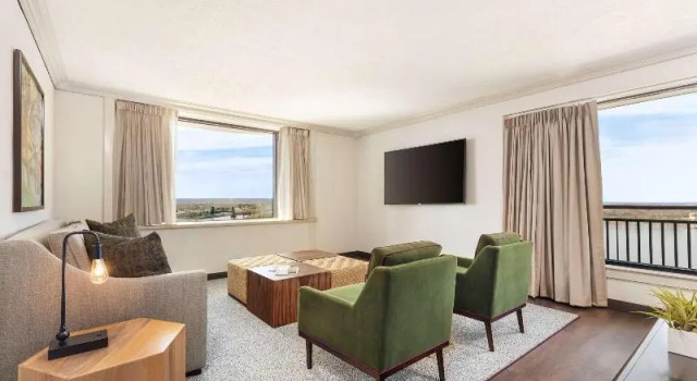 Люкс с красивым видом из окна Galt House Hotel, A Trademark Collection Hotel