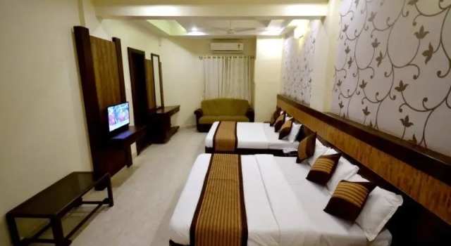 hotel sai yatri, Book Hotel Hoteller i Shirdi med pool, Swimmingpool