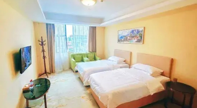Люкс Deluxe Vienna International Hotel (Foshan Eternal Love Xiqiao Mountain Scenic Area)