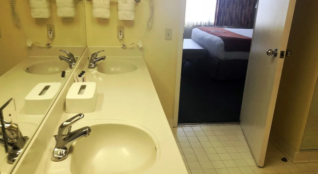 Двухместный люкс Deluxe Tower Ramada by Wyndham Kissimmee Gateway