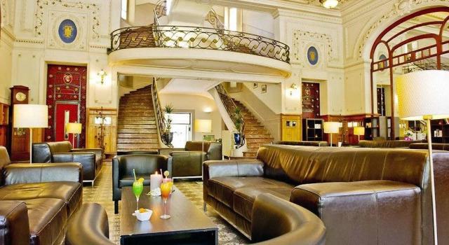 Htel du Soleil - Le Terminus, Book Hotel Hotels in Carcassonne with a Pool, Swimming Pool