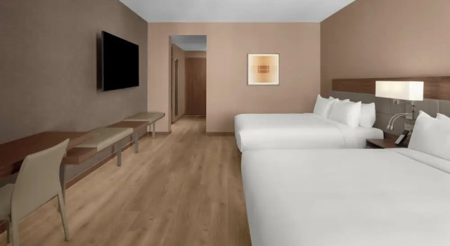 Четырёхместный номер Standard AC Hotel By Marriott Scottsdale Old Town