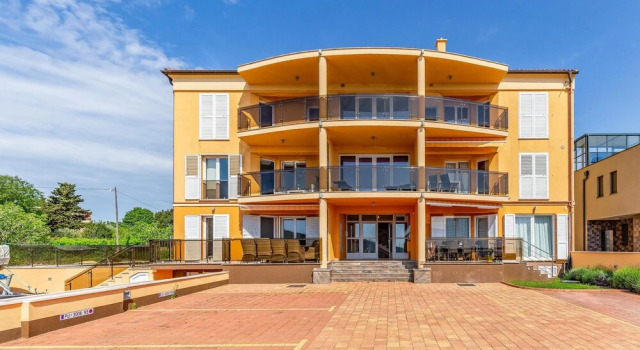 Nice Apartment in Pomer With Wifi and 1 Bedrooms