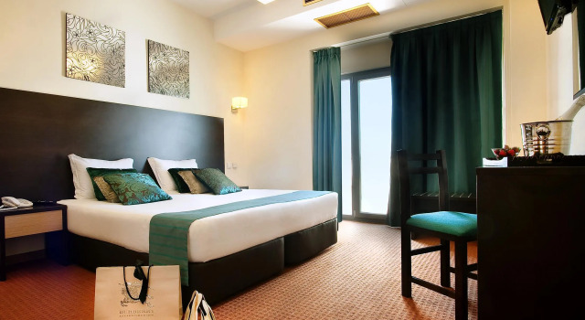Четырёхместный номер Standard Hotel DAH - Dom Afonso Henriques