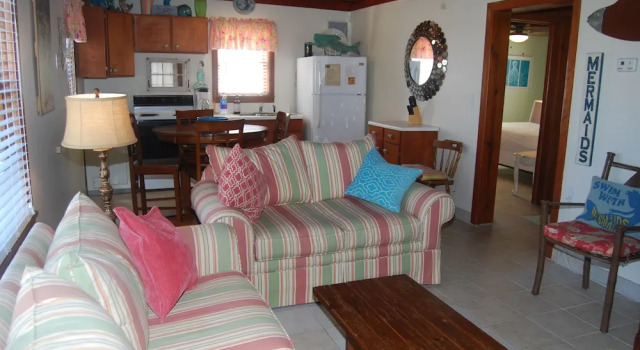 Mermaid Manor 2 Bedrooms 1 Bathroom Cottage